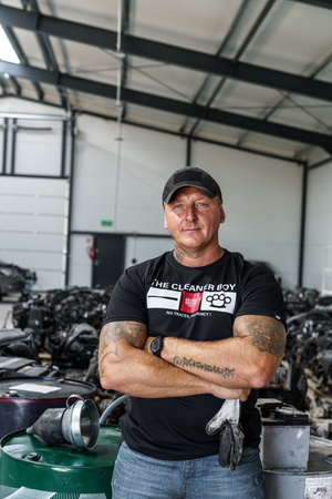 CLASSIC SWEATSHIRT CLEANER BOY